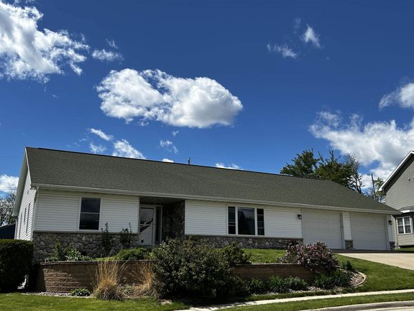 3045 Indiana Court, Dubuque, IA 52001