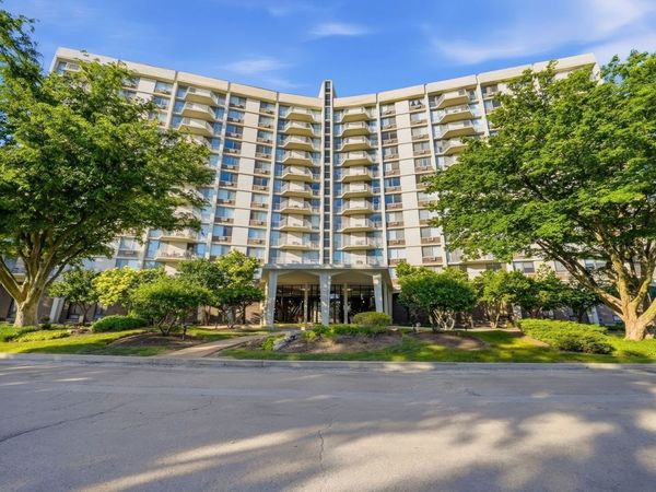 Unit 12A, Oak Brook, IL 60523