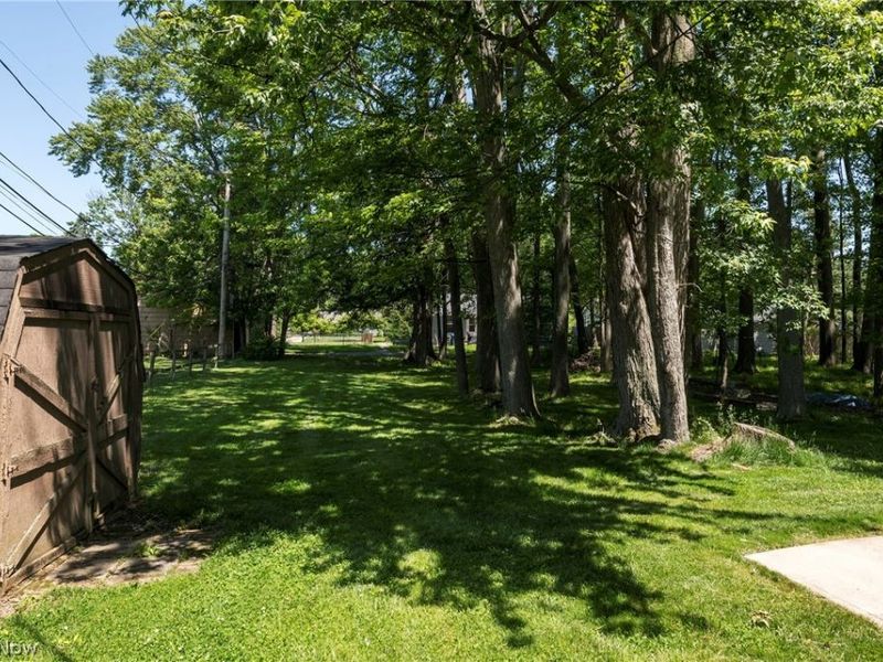 23630 Carriage Lane, North Olmsted, OH 44070 Photo 10
