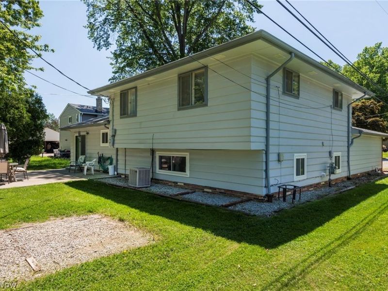 23630 Carriage Lane, North Olmsted, OH 44070 Photo 6