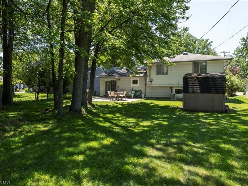 23630 Carriage Lane, North Olmsted, OH 44070 Photo 9