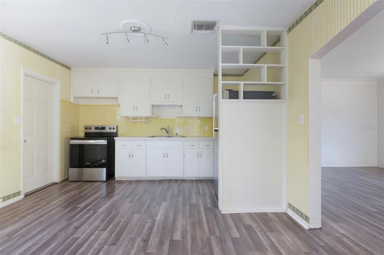 441 57th Street N, Saint Petersburg, FL 33710 Photo