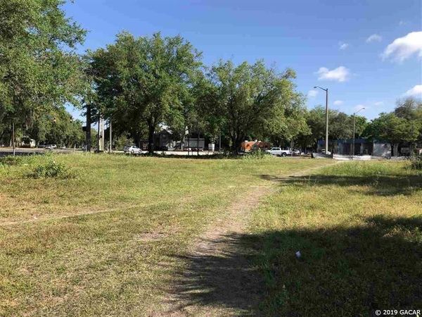 905 E UNIVERSITY AVENUE , GAINESVILLE, FL 32601