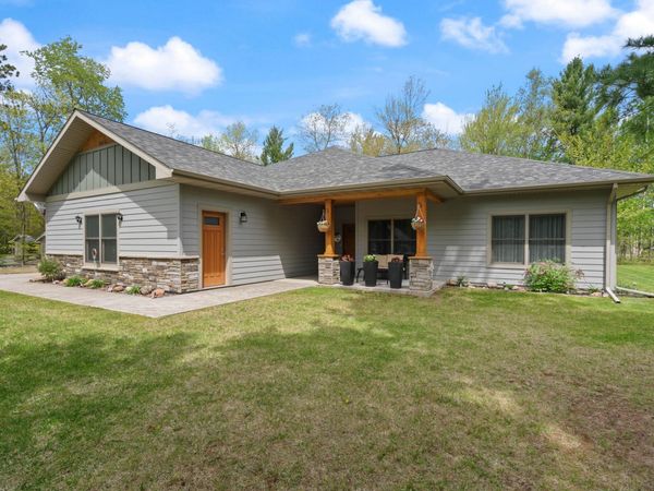 1105 W Taylor Avenue, Cloquet, MN 55720
