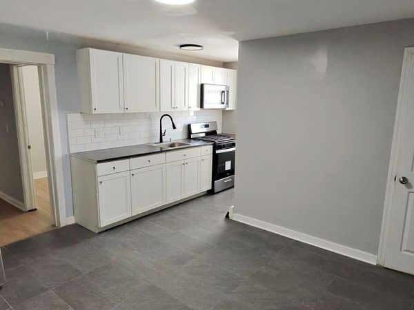 982 Pembroke , Unit 2L, Bridgeport, CT 06608
