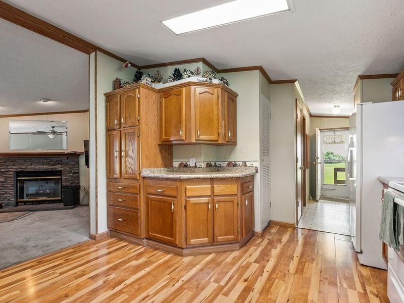 231 Spruce Ridge Drive , Ashville, OH 43103 Photo 12