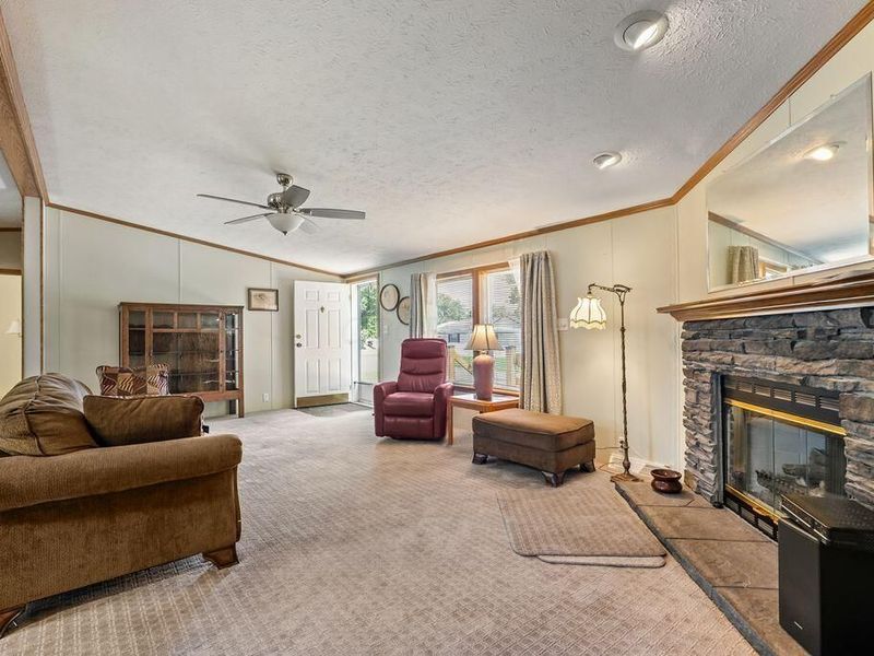 231 Spruce Ridge Drive , Ashville, OH 43103 Photo 8