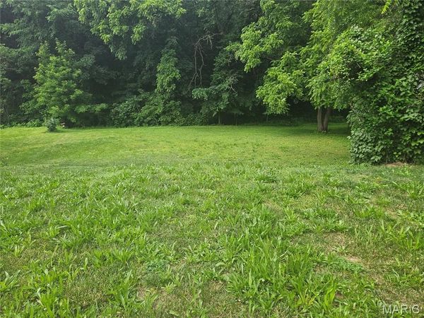 519 Riverside Street , Hannibal, MO 63401