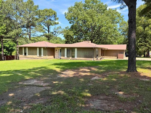 2700 Spring Valley Drive, Jonesboro, AR 72404