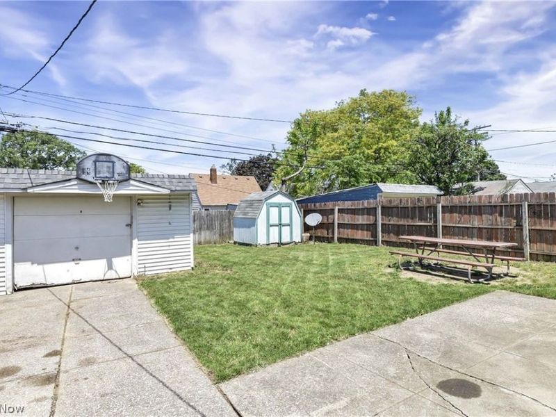 6214 Snow Road, Parma, OH 44129 Photo 5