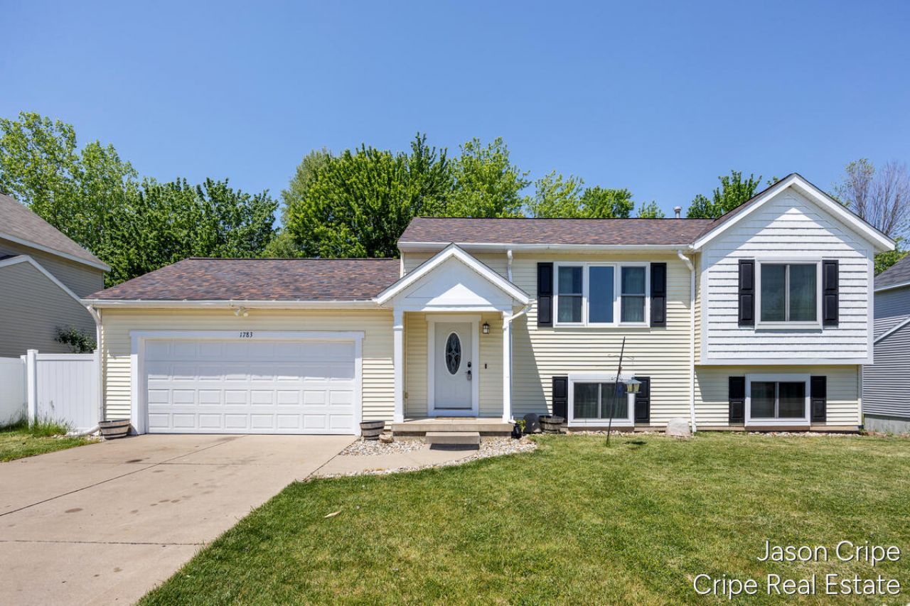 1783 Durango Court Sw, Wyoming, MI 49519 Main Photo