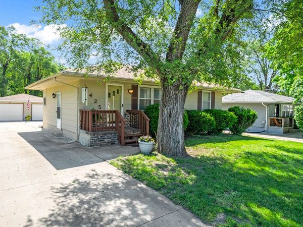 2425 E 42nd Street, Des Moines, IA 50317