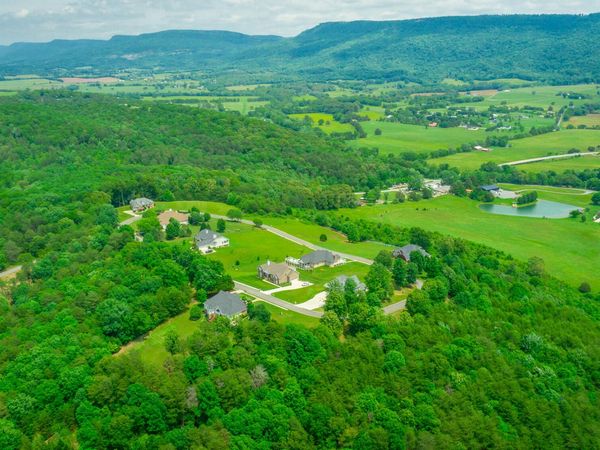 27 Skyhigh Drive, Dunlap, TN 37327