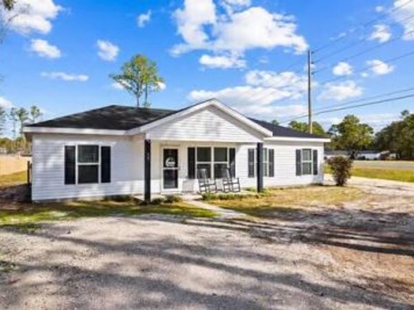 30 Lowery Road, Freeport, FL 32439