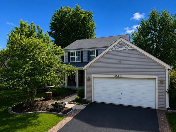 1646 Gleneagle Drive , Carpentersville, IL 60110