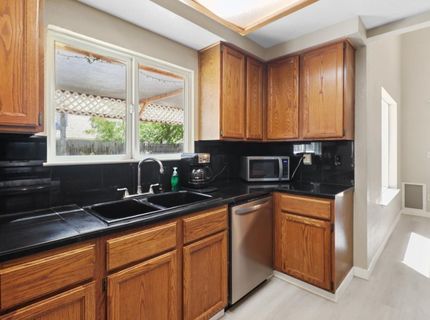 8638 Hampton Hill Ct, Sacramento, CA 95828 Photo