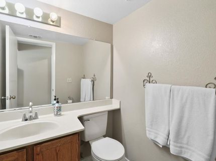 8638 Hampton Hill Ct, Sacramento, CA 95828 Photo