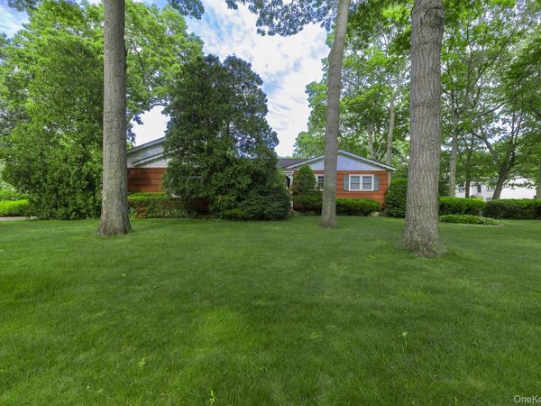 3 Boston Avenue , Medford, NY 11763