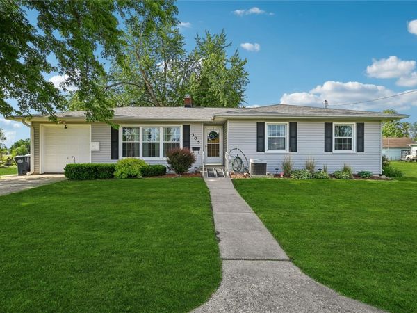 305 Main Street, Palo, IA 52324