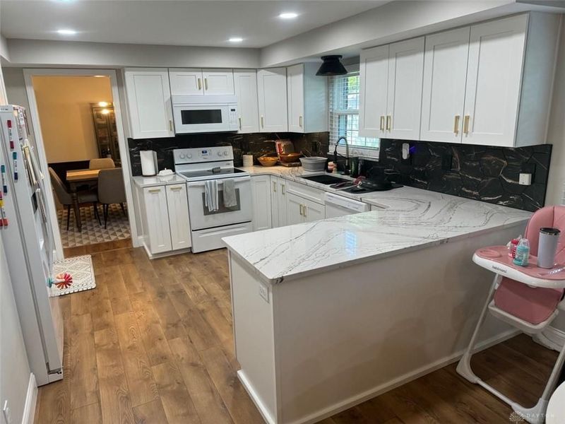 2165 E Oak Tree Drive, Dayton, OH 45440 Photo 3