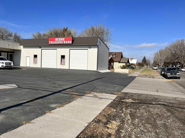 1558 Normal, Burley, ID 83318