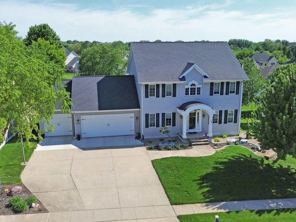 2703 Glen Oaks Drive, Cedar Falls, IA 50613