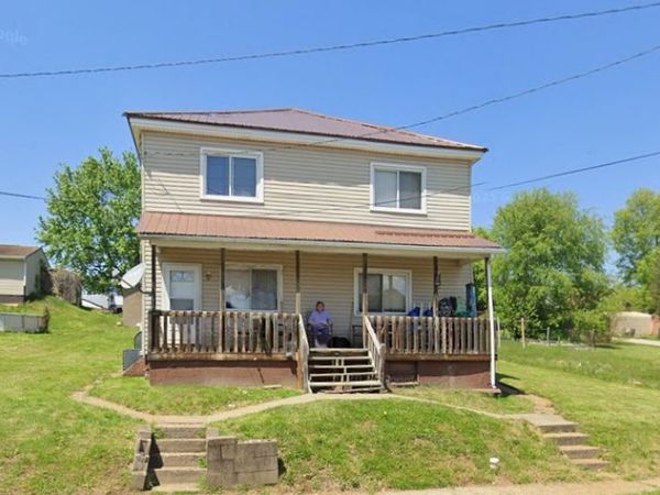 309 1st St, Vestaburg, PA 15368
