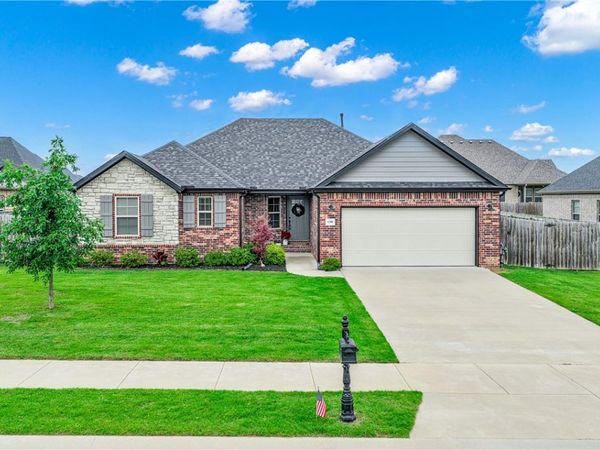 1280 Cassia Street, Tontitown, AR 72762