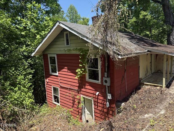 209 4th Street, Appalachia, VA 24216