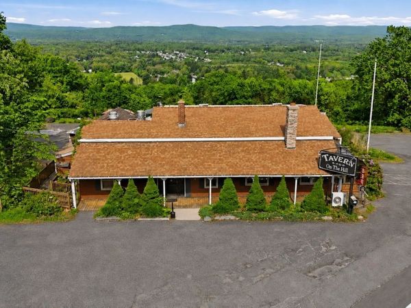 100 Mountain Rd, Easthampton, MA 01027