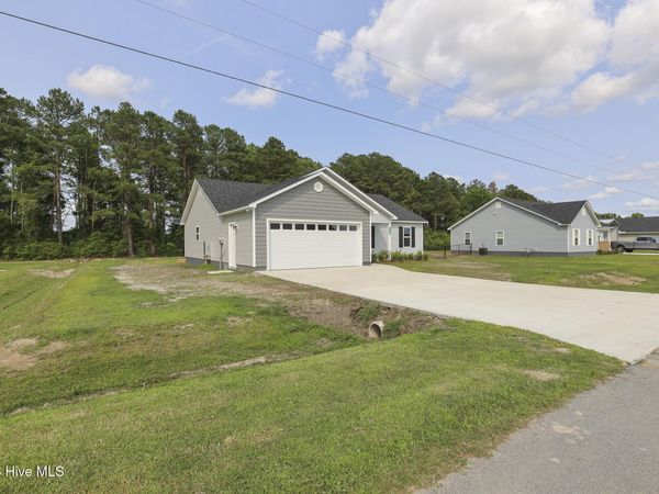 123 Buckskin Drive, Pollocksville, NC 28573