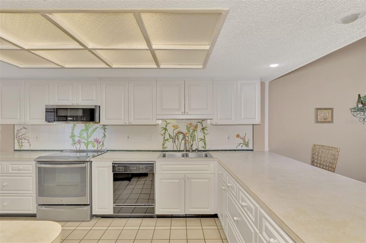5903 La Vista Lane, Bradenton, FL 34210 Photo
