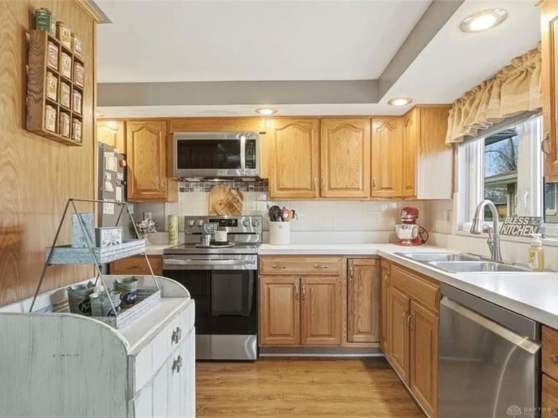 1408 Mapleridge Drive, Fairborn, OH 45324 Photo 7