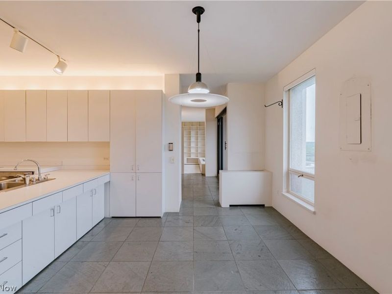 2 Bratenahl Place , Unit 15BC, Bratenahl, OH 44108 Photo 11