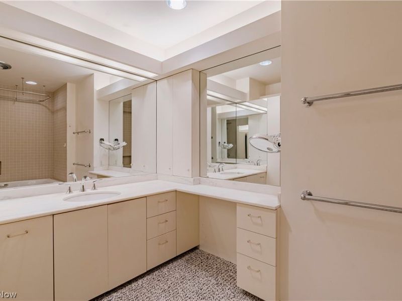 2 Bratenahl Place , Unit 15BC, Bratenahl, OH 44108 Photo 21