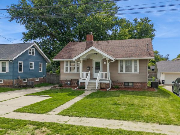 717 W 7th Street S, Newton, IA 50208