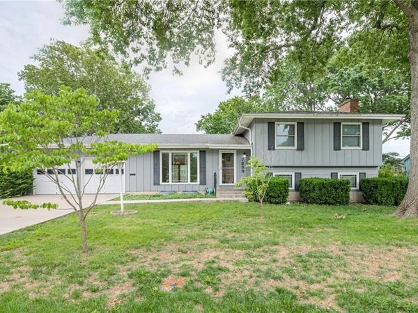 7239 Lowell Drive, Overland Park, KS 66204