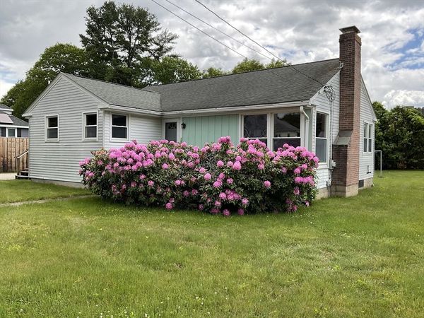 18 Pulaski Street, Uxbridge, MA 01569