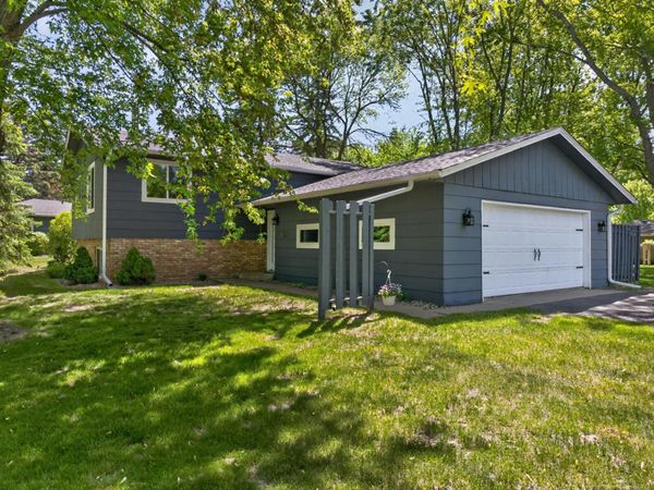 1802 Oak Knoll Drive NE, Alexandria, MN 56308