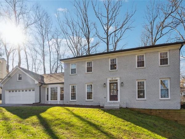 1511 Summerset Drive, Dunwoody, GA 30338