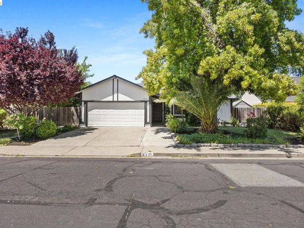 2715 Lyon Cir, Concord, CA 94518