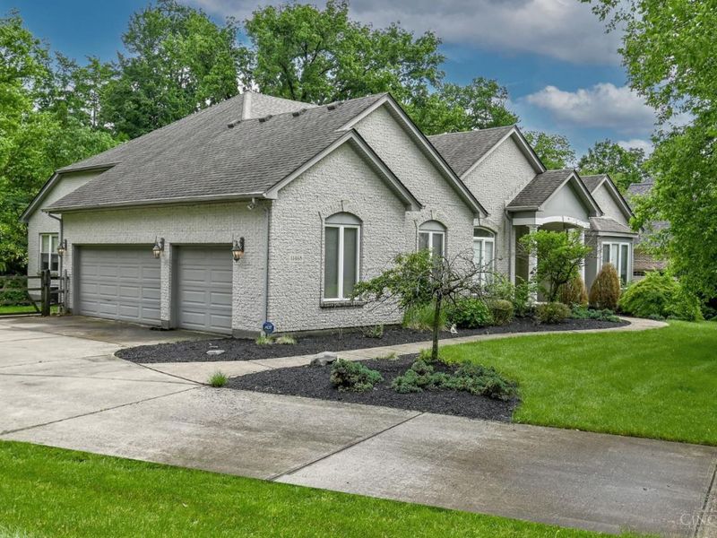 11468 Brittany Woods Lane, Sycamore Township, OH 45249 Photo 2