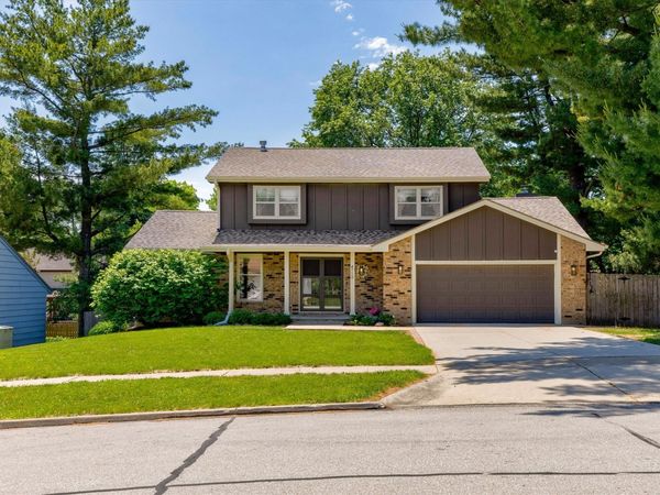 4712 Cody Drive, West Des Moines, IA 50265