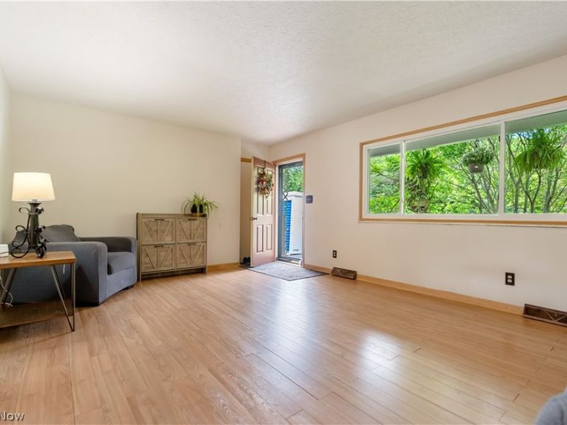 460 Arehart, Suffield, OH 44260 Photo 8