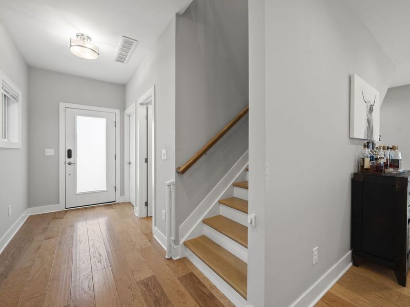 291 E Greenwood Avenue , Columbus, OH 43201 Photo 3