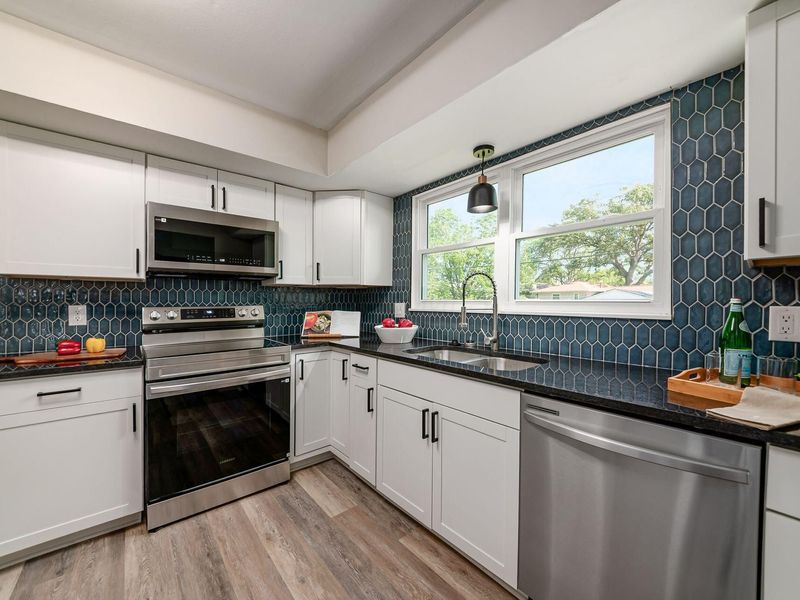 1235 Kildale Square S, Columbus, OH 43229 Photo 12