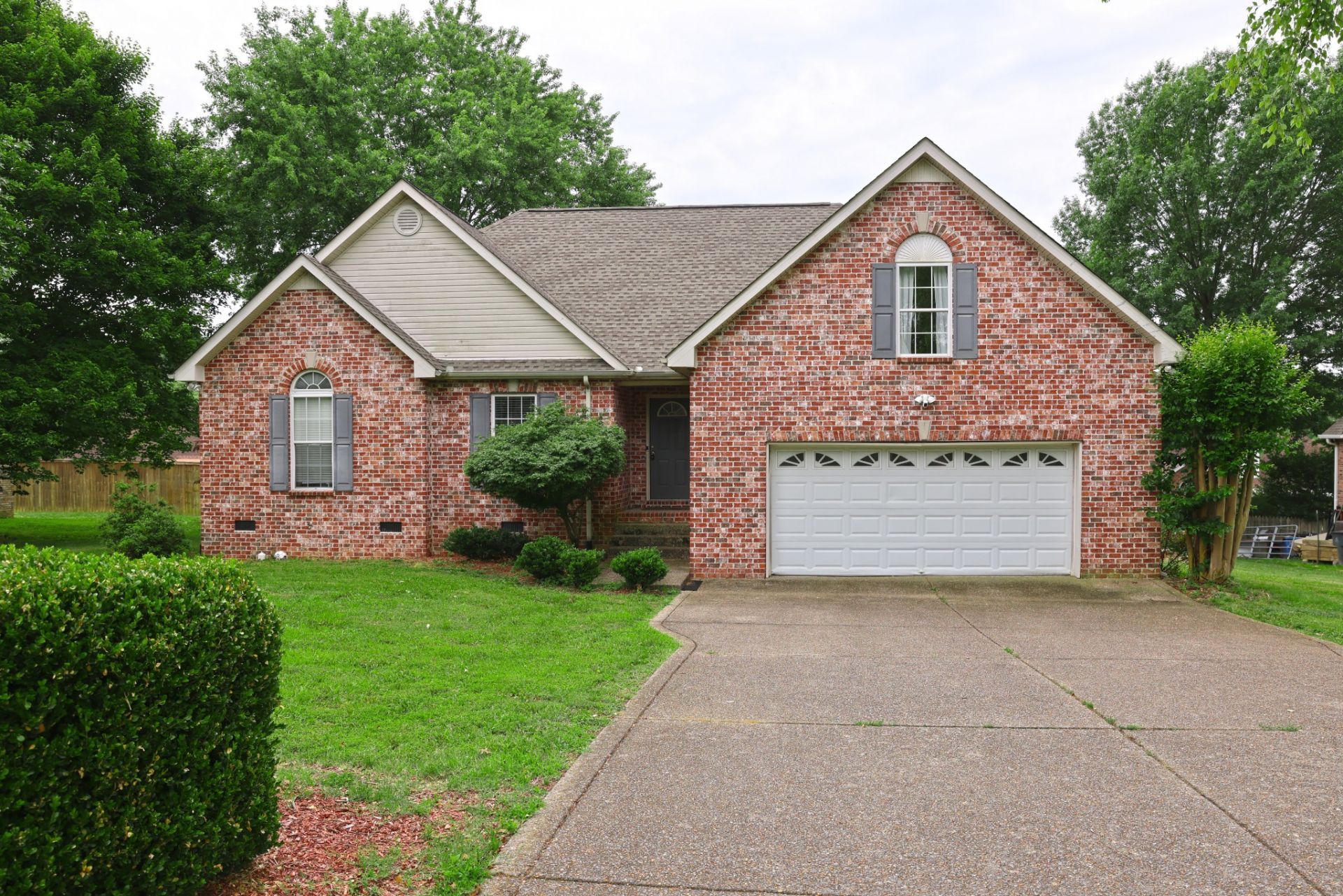 1118 Franklin Dr , Greenbrier, TN 37073 Main Photo