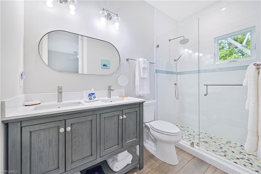 335 Cowry Ct , Sanibel, FL 33957 Photo