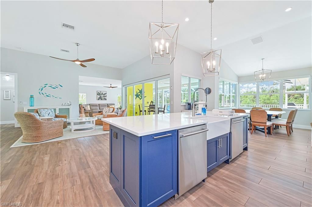 335 Cowry Ct , Sanibel, FL 33957 Photo
