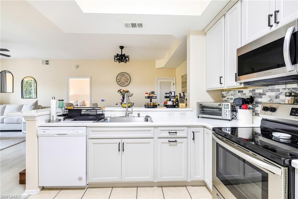9055 Colby Dr , Unit 2213, Fort Myers, FL 33919 Photo